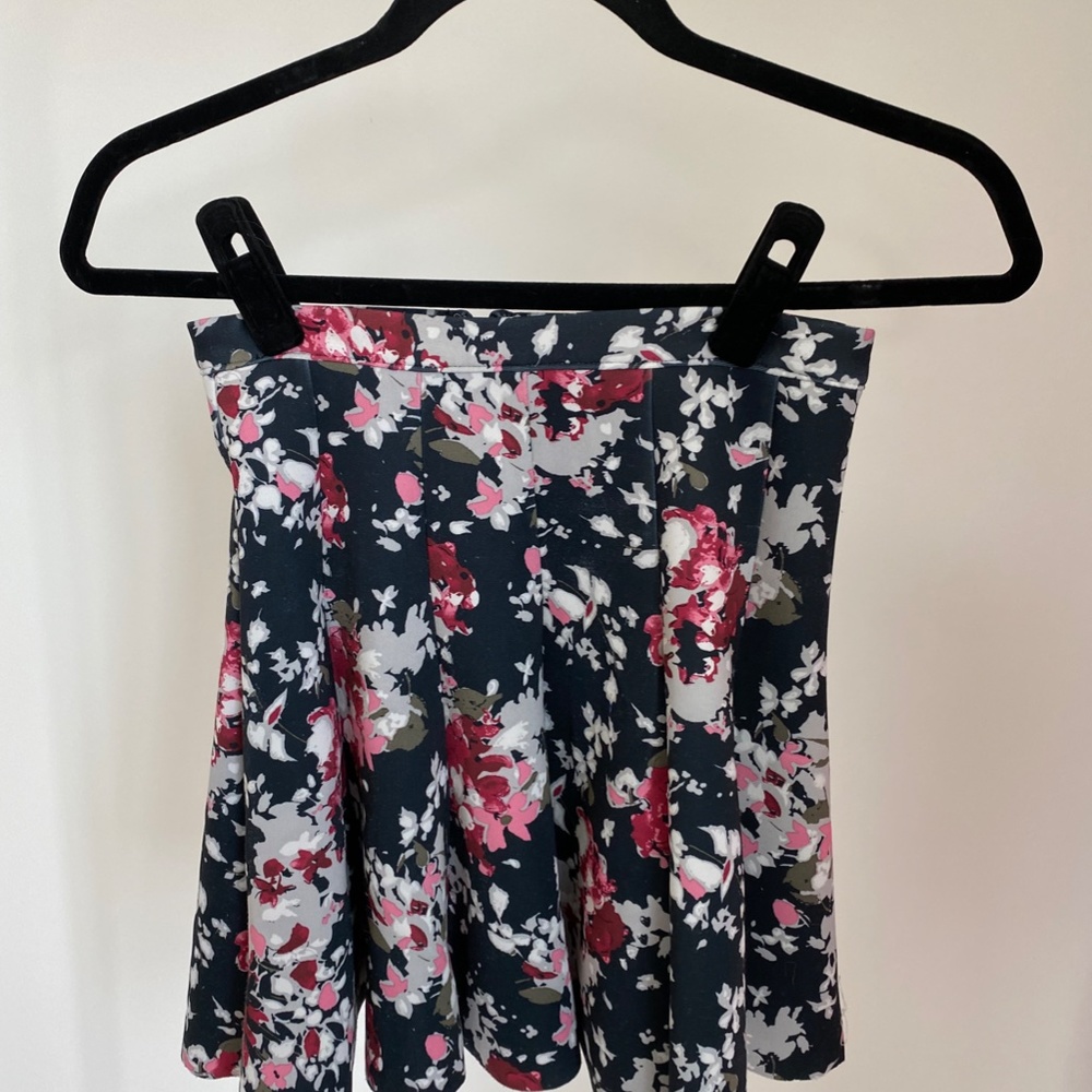 Floral Mini Skirt XS